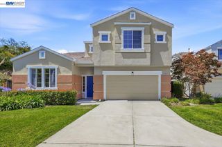 112 Ridgepoint Ct, Hercules, CA 94547