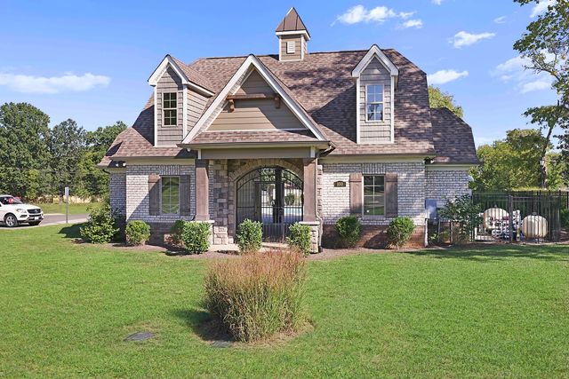 400 Millstone Pl, Lebanon, TN 37087