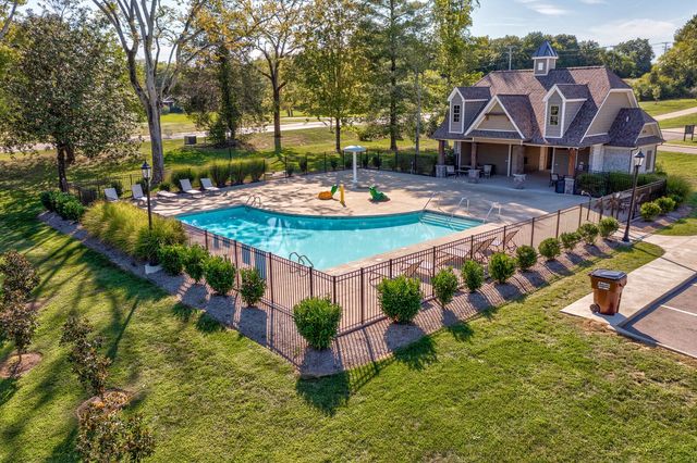 400 Millstone Pl, Lebanon, TN 37087