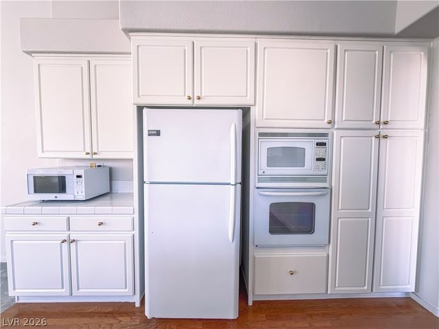 8043 Shadowvale Drive, Las Vegas, NV 89147