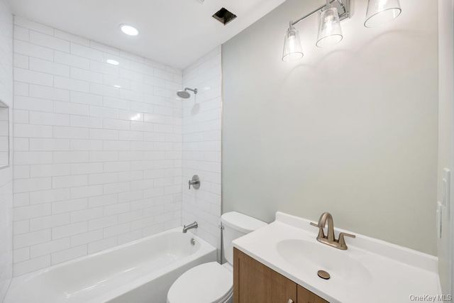 17 Blackpine Drive, Medford, NY 11763