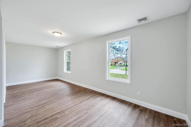 17 Blackpine Drive, Medford, NY 11763