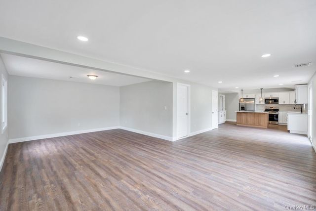 17 Blackpine Drive, Medford, NY 11763