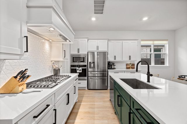 1407 Emma Lake Drive, Missouri City, TX 77459