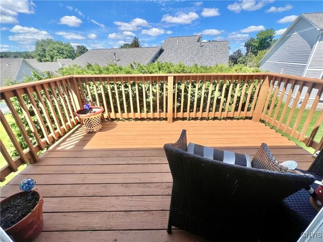 153 Timber Wolf Circle, Geddes, NY 13209