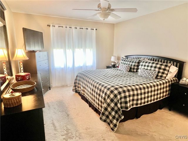 153 Timber Wolf Circle, Geddes, NY 13209