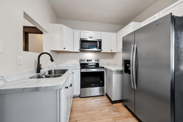 802 9TH STREET, Green Bay, WI 54304