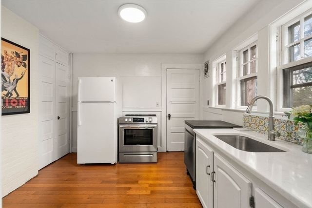 12 Leighton 2, Wellesley, MA 02482