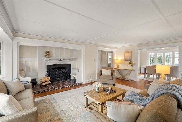 12 Leighton 2, Wellesley, MA 02482