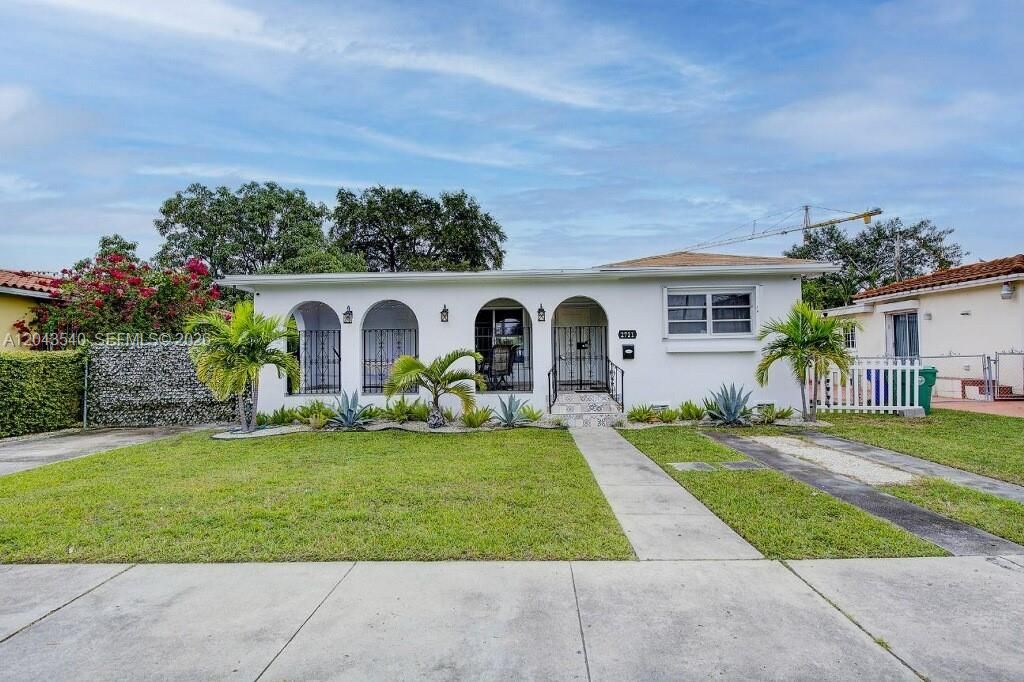 2721 SW 30th Avenue, Miami, FL 33133