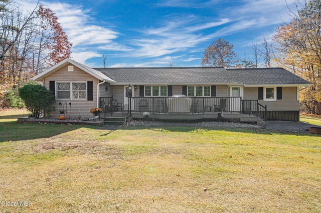 109 Ridgewood Avenue, Broadalbin, NY 12025