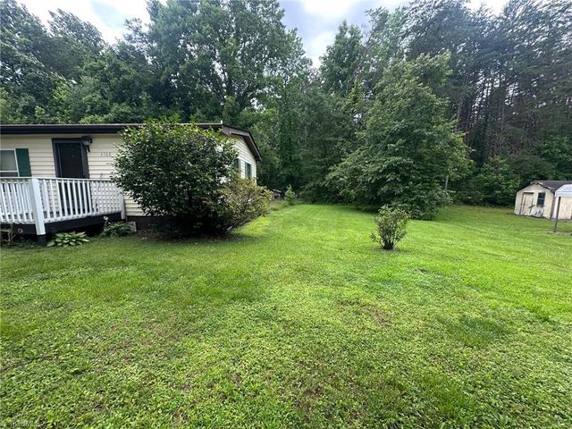 3768 Hillcroft Lane, Walkertown, NC 27051