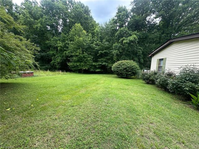 3768 Hillcroft Lane, Walkertown, NC 27051