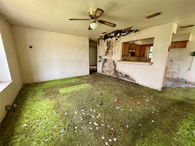 179 Mill Street, Willis, TX 77378