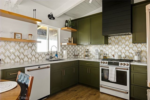 31537 Old City Creek, Running Springs, CA 92382