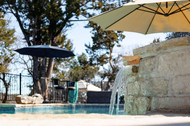 9201 SILVER PINE CV, Austin, TX 78733