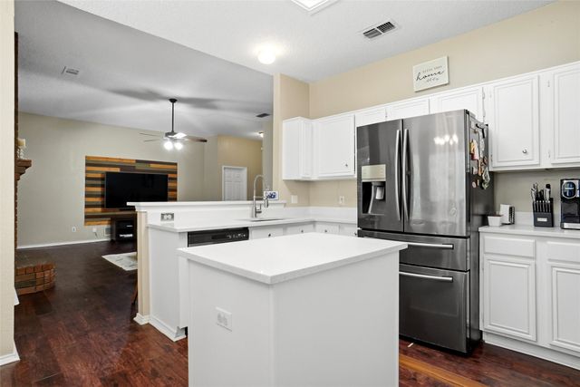 7108 Summerset Drive, Benbrook, TX 76126