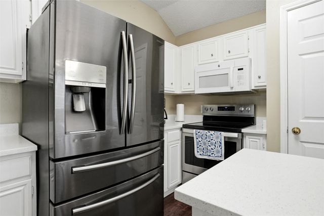 7108 Summerset Drive, Benbrook, TX 76126