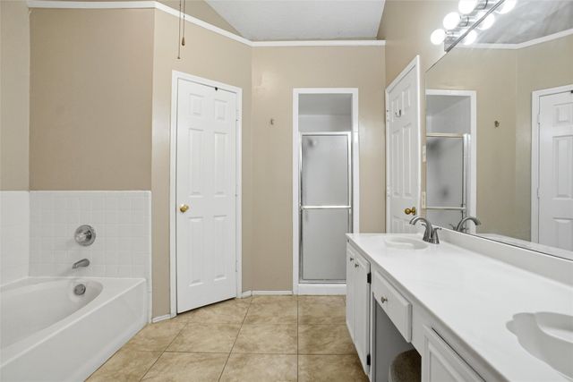 7108 Summerset Drive, Benbrook, TX 76126