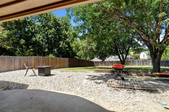 7108 Summerset Drive, Benbrook, TX 76126