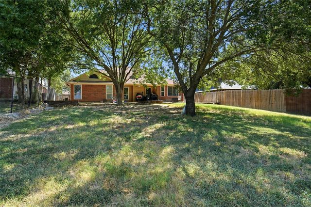 7108 Summerset Drive, Benbrook, TX 76126