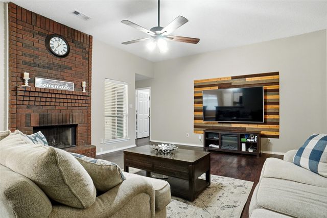 7108 Summerset Drive, Benbrook, TX 76126