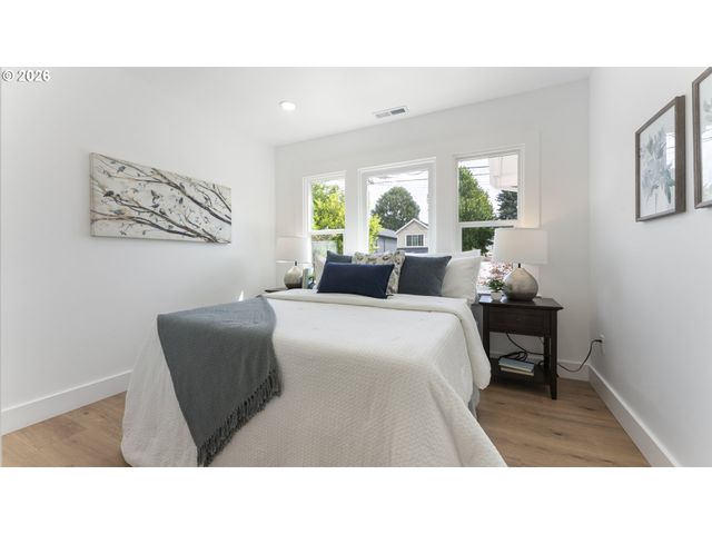 4715 Ne 100TH Ave, Portland, OR 97220
