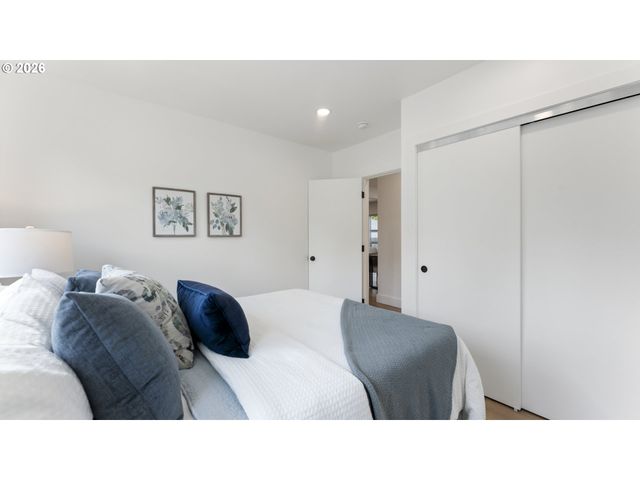4715 Ne 100TH Ave, Portland, OR 97220