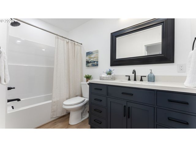 4715 Ne 100TH Ave, Portland, OR 97220