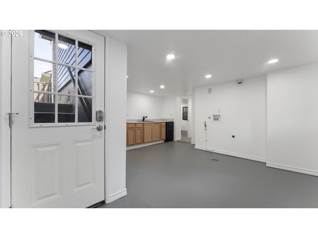 4715 Ne 100TH Ave, Portland, OR 97220