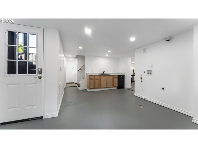4715 Ne 100TH Ave, Portland, OR 97220