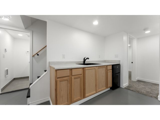 4715 Ne 100TH Ave, Portland, OR 97220