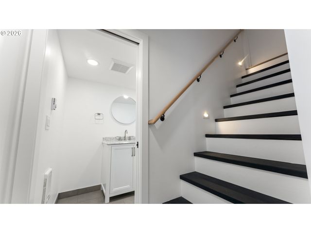 4715 Ne 100TH Ave, Portland, OR 97220