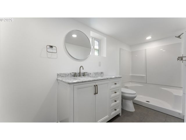 4715 Ne 100TH Ave, Portland, OR 97220