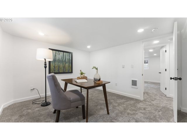 4715 Ne 100TH Ave, Portland, OR 97220
