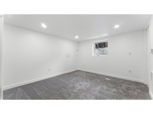 4715 Ne 100TH Ave, Portland, OR 97220