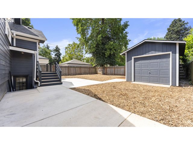 4715 Ne 100TH Ave, Portland, OR 97220