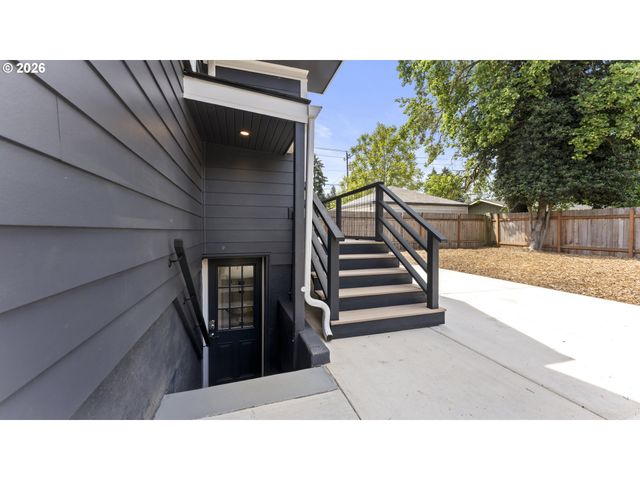 4715 Ne 100TH Ave, Portland, OR 97220