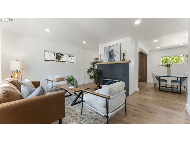 4715 Ne 100TH Ave, Portland, OR 97220