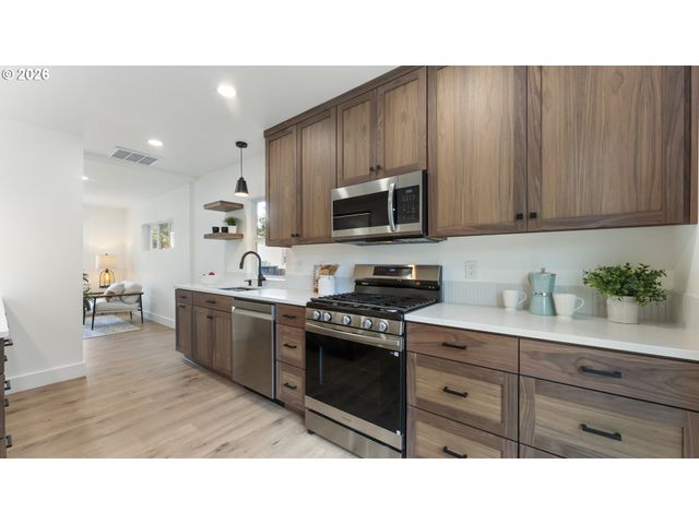 4715 Ne 100TH Ave, Portland, OR 97220