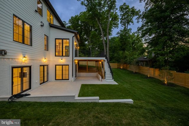 8314 THOREAU DR, Bethesda, MD 20817