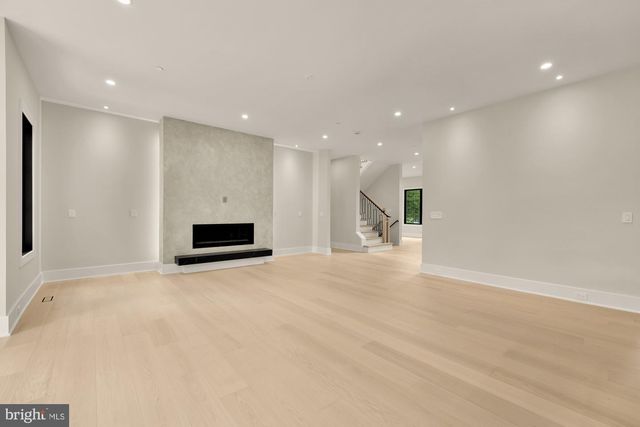8314 THOREAU DR, Bethesda, MD 20817