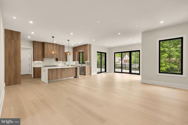 8314 THOREAU DR, Bethesda, MD 20817