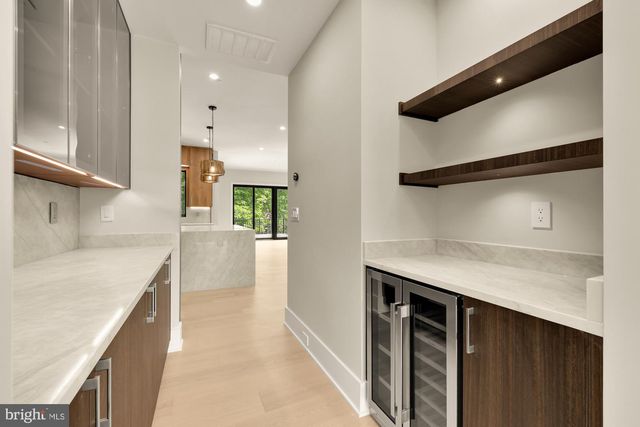8314 THOREAU DR, Bethesda, MD 20817