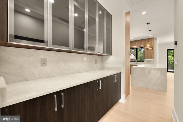 8314 THOREAU DR, Bethesda, MD 20817