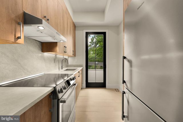 8314 THOREAU DR, Bethesda, MD 20817