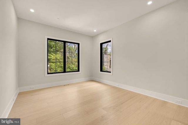 8314 THOREAU DR, Bethesda, MD 20817