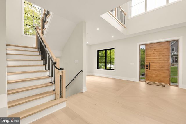 8314 THOREAU DR, Bethesda, MD 20817