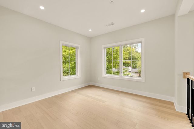8314 THOREAU DR, Bethesda, MD 20817