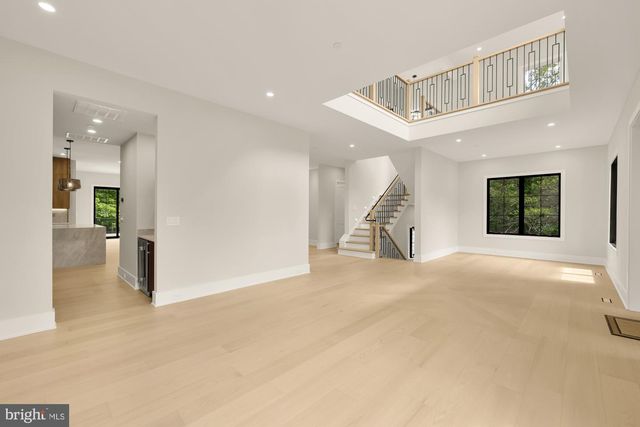 8314 THOREAU DR, Bethesda, MD 20817
